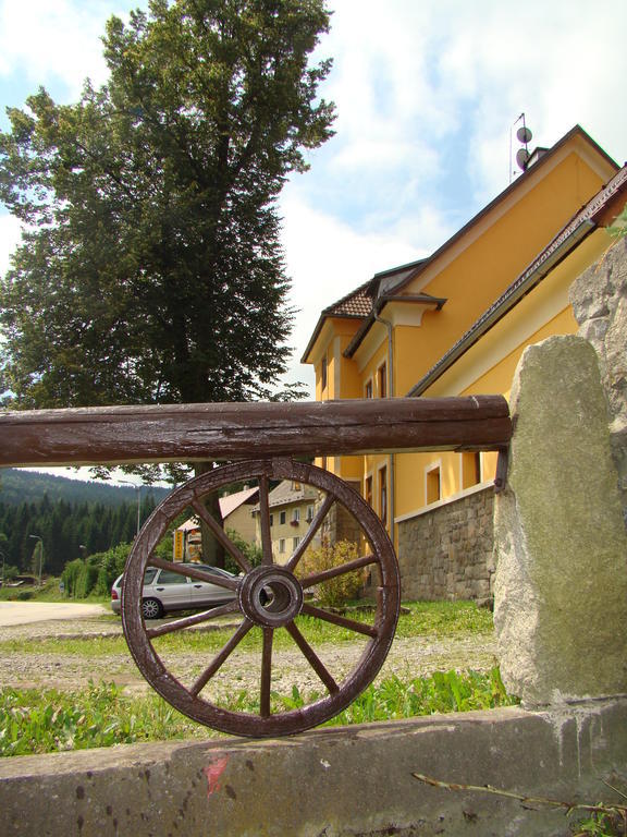 Pension Pod Lipou Loučovice Zewnętrze zdjęcie